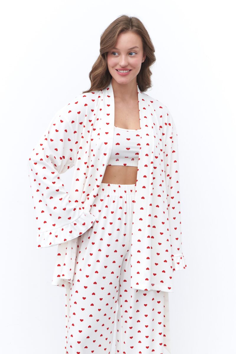 Изображение товара Trio set «Cute Ruffles»: костюм для дома с принтом «Красные сердца»