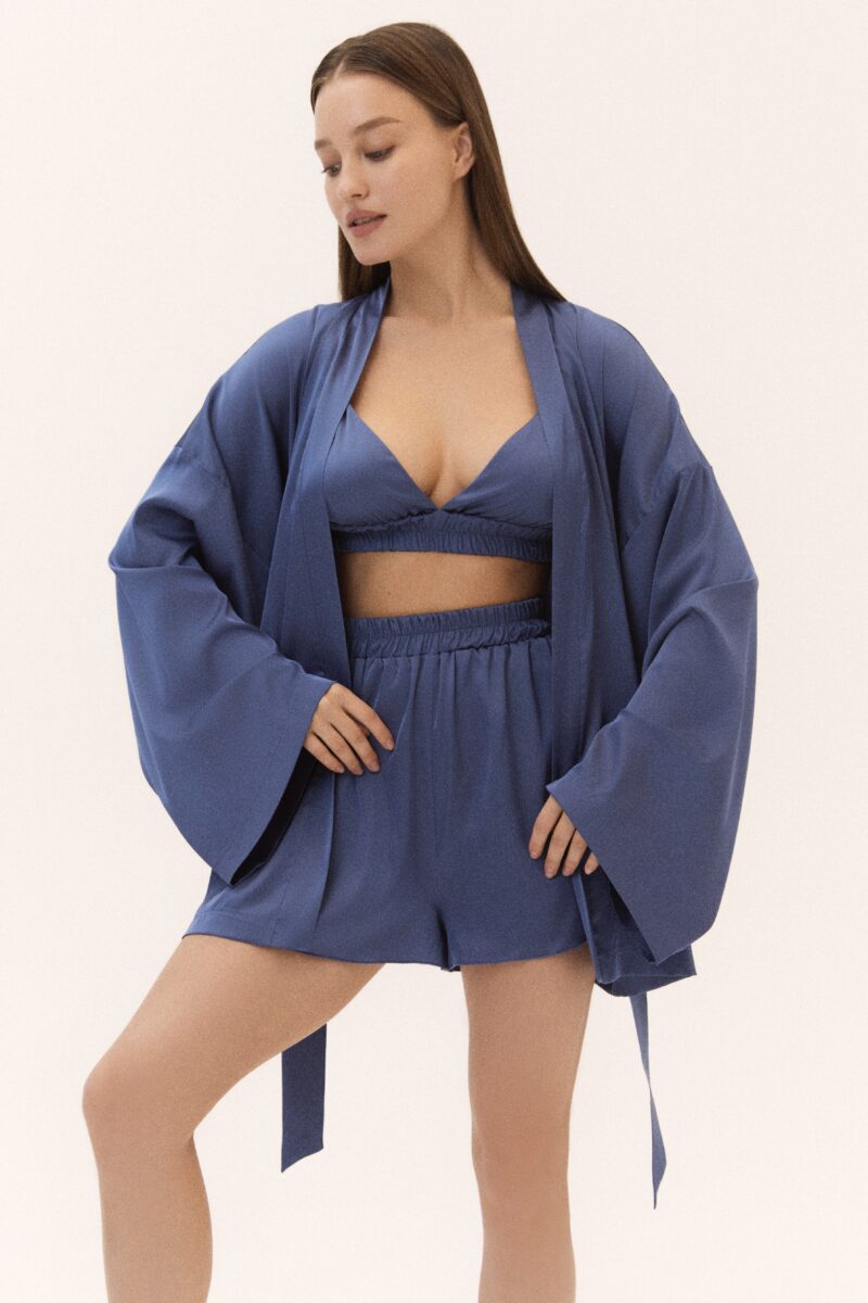 Изображение товара: Trio set «Premium silk by Mimi»: костюм для дома в серо-голубом цвете